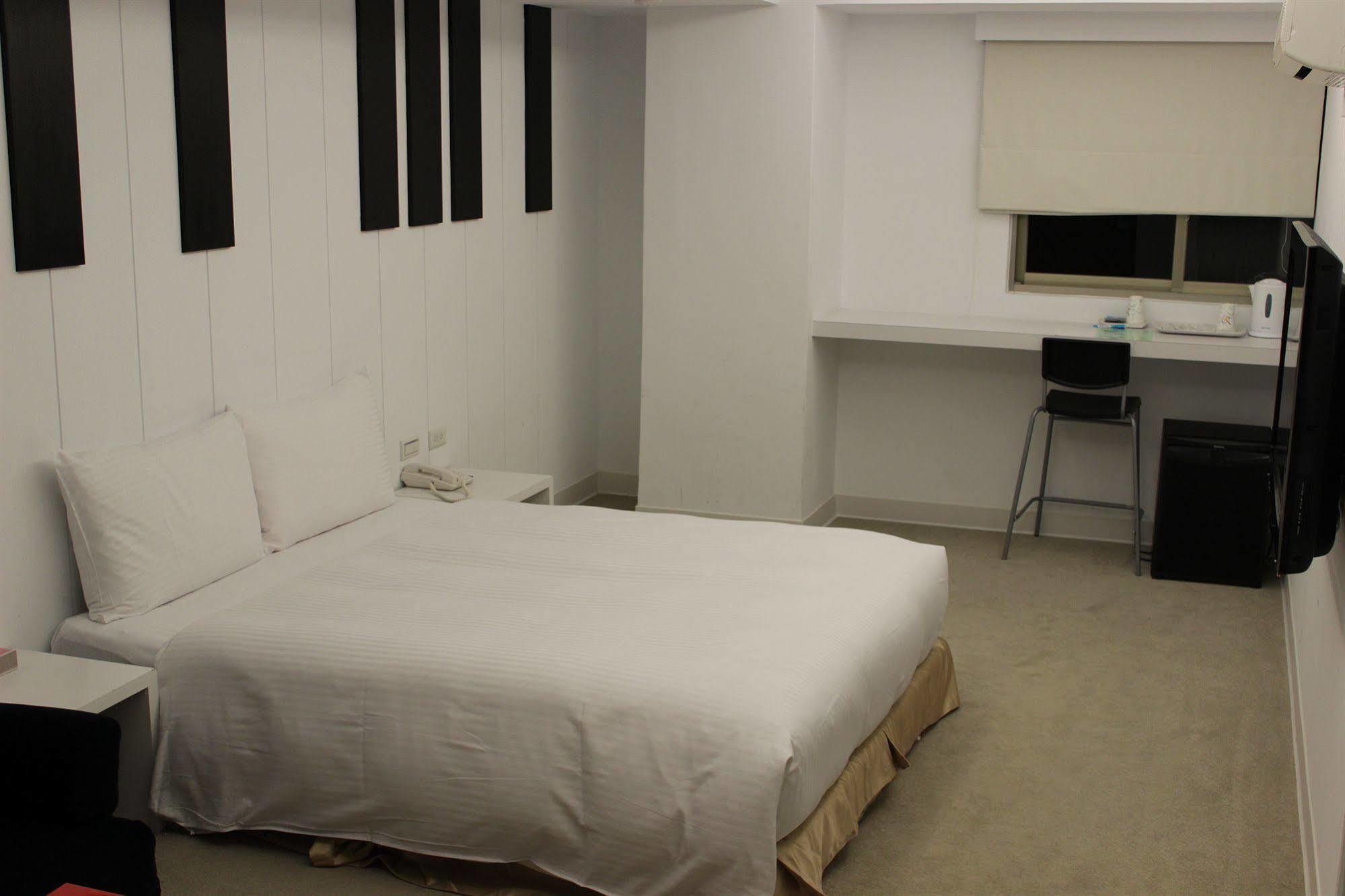 Ximen 135 House Hotel Taipei Exterior photo